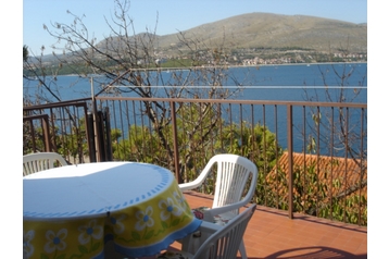 Kroatija Privát Okrug Donji, Eksterjeras